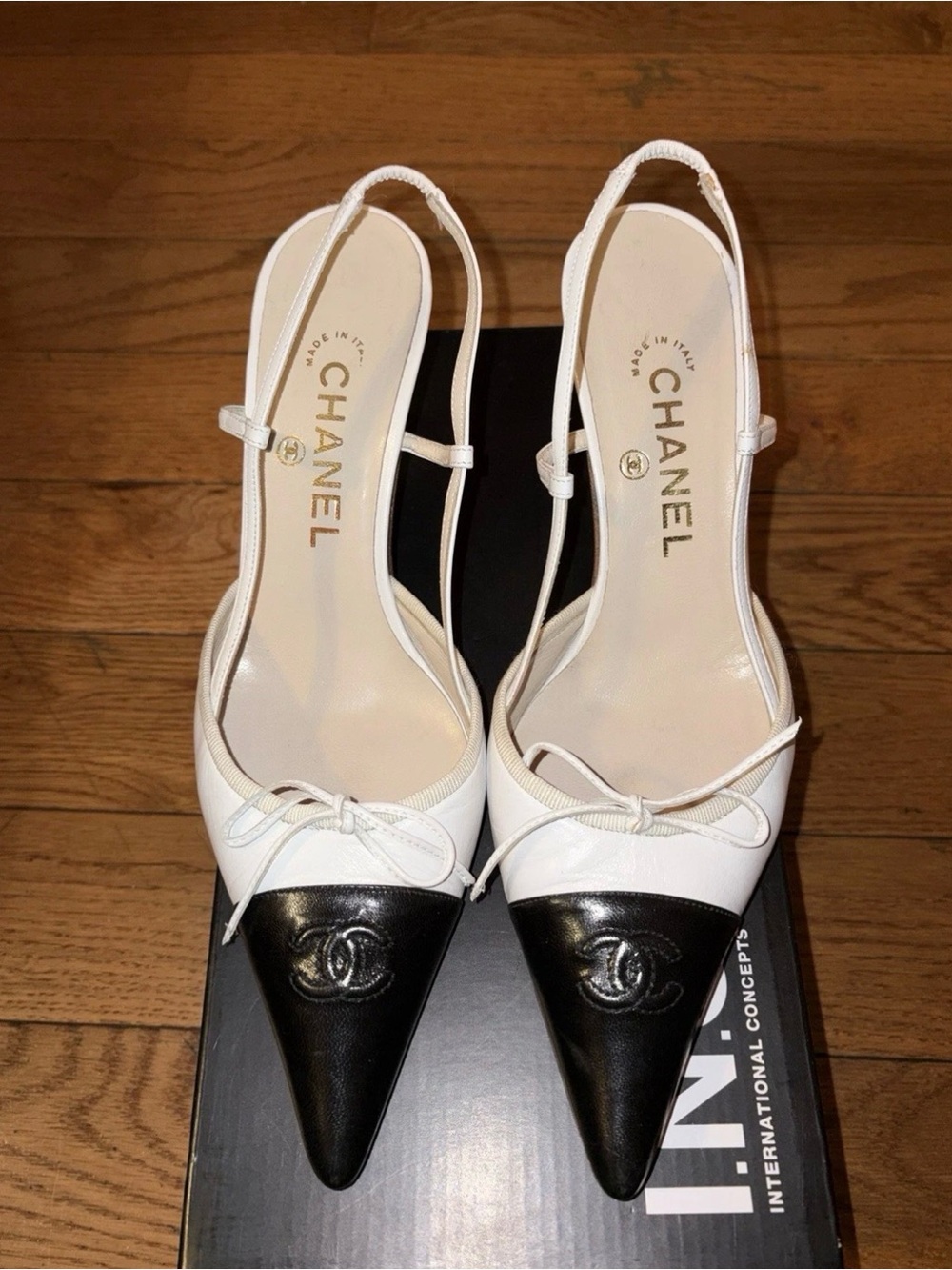 CHANEL White Leather Slingback Pumps with Black Patent Pointed Toe